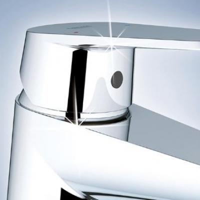 Čistilo za silikone na vodni in nitro osnovi